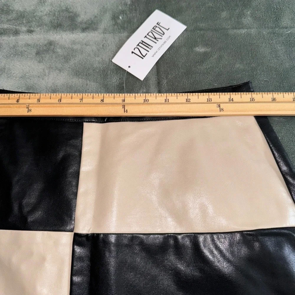 NWT 12th Tribe Black Cream Colorblock Faux Leather Mini Skirt Size Large Boho